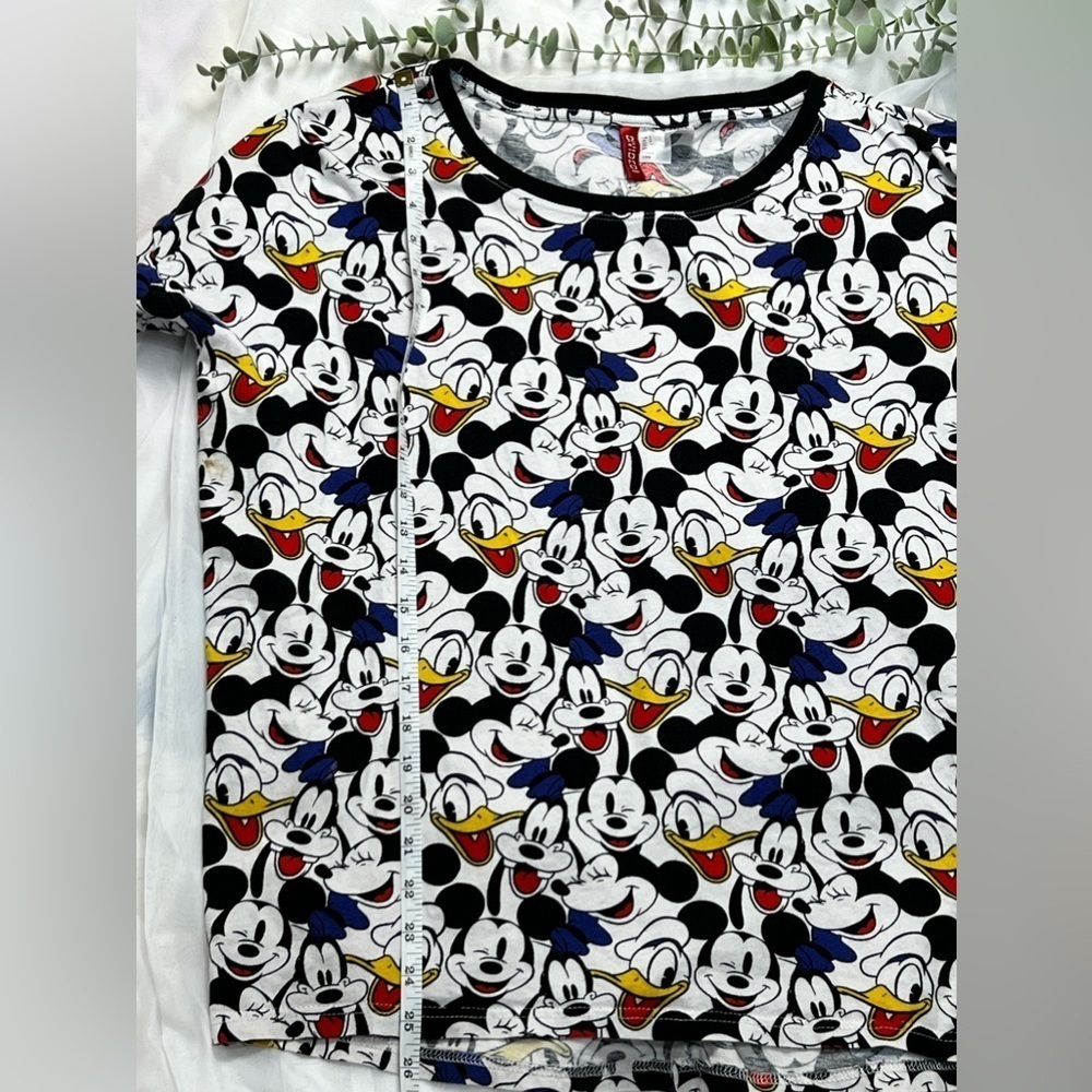 H&M Disney Collaboration Mickey Donald Duck Crewneck Oversized Tee Size Small - Picture 6 of 10